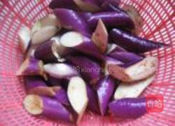 四季豆炒茄子的做法图解2