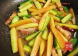 培根炒瓜皮的做法图解5