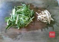 水芹菜炒千張的做法圖解1