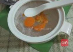 红萝卜鱼肉泥的做法图解3