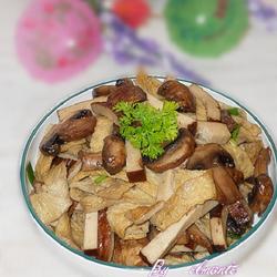 鱼饼炒蘑菇的做法[图]