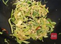 青菜梗炒豆丹的做法图解7