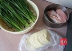 韭菜鲜肉蒸饺的做法图解1