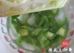 香菠凉瓜炒鸡片的做法图解3