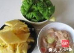 香菠凉瓜炒鸡片的做法图解7