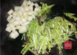 扁豆丝烧山丁的做法图解3