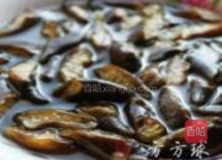 凉拌黄金海茸条的做法图解2