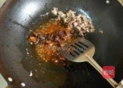 冬菜炖豆腐的做法图解2