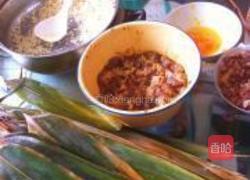蛋黄鲜肉粽的做法图解4