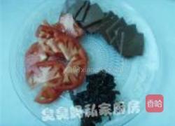猪血番茄木耳汤的做法图解2