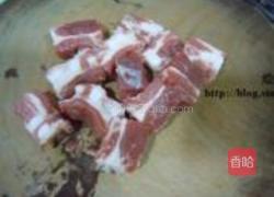 橙汁排骨的做法图解1