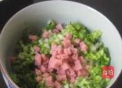 小白菜方腿肉面饼的做法图解2