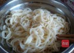 紫甘蓝炒面的做法图解4