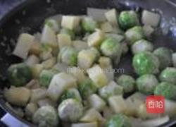 甘蓝土豆咖喱的做法图解3