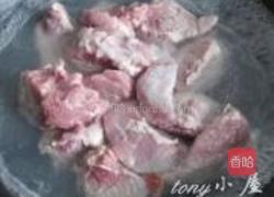 红烧牛肉炖鹌鹑蛋的做法图解2