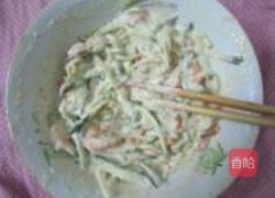 黄瓜虾米饼的做法图解3