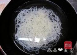 三文鱼蛋花面的做法图解4