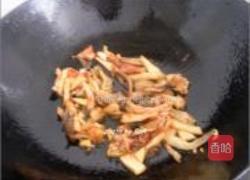 红肠泡菜炒饭的做法图解4