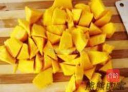 懒妞南瓜粥的做法图解2