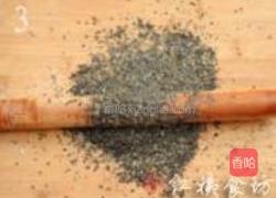 首乌芝麻糊的做法图解3