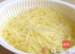 椒香土豆丝的做法图解2