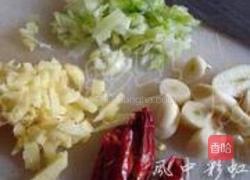 黄鱼炖豆腐的做法图解2