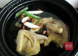 淮山枸杞乳鸽煲的做法图解4