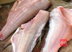 花鲢鱼片豌豆尖汤的做法图解3