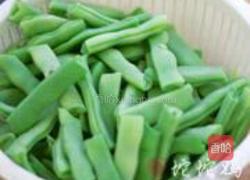 油渣炒四季豆的做法图解2