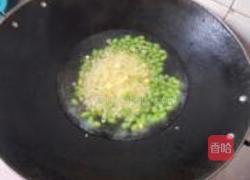 毛豆玉米炒肉丁的做法图解3