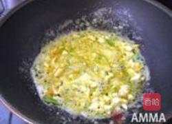 咸鸭蛋炒南瓜的做法图解3