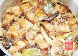 板栗大蒜烧肉的做法图解5