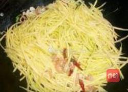 南瓜丝炒虾米的做法图解5