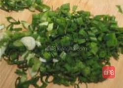 鸡蛋炒玉米饼米饭的做法图解1