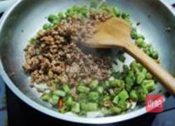 榄菜肉末炒四季豆的做法图解6