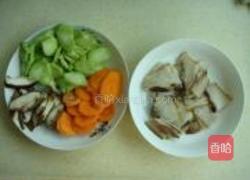 小炒腊肉的做法图解1