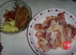 金针菜蒸鸡的做法图解1
