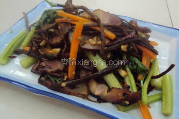 茶树菇炒腊肉