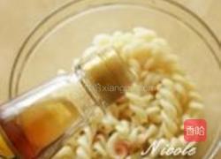 鲜虾桃仁螺丝粉的做法图解4