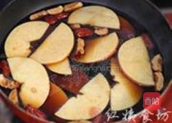 糖水苹果煎大枣的做法图解3