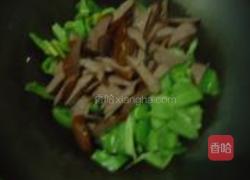 尖椒炒红肠的做法图解5