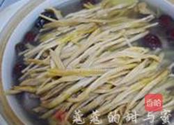 黄花排骨美白汤的做法图解4
