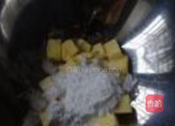玉桂饼干蛋白挞的做法图解3