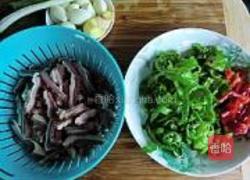 青椒炒护心肉的做法图解2