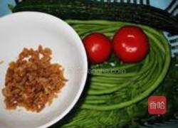 茄汁虾仁炒饭的做法图解1