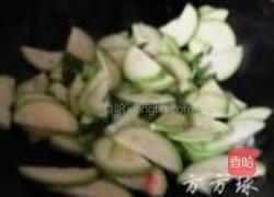 平菇炒鲜蔬的做法图解6