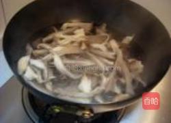 蘑菇炒肉片的做法图解3