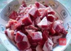 土豆烧牛肉的做法图解1