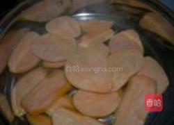 红薯饼的做法图解1