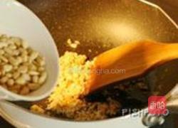 松子菠菜苗炒意粉的做法图解5